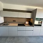 Du Chateau D'eau Apartment