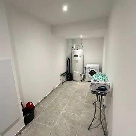 Du Chateau D'eau Apartment