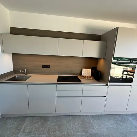 Du Chateau D'eau Apartment
