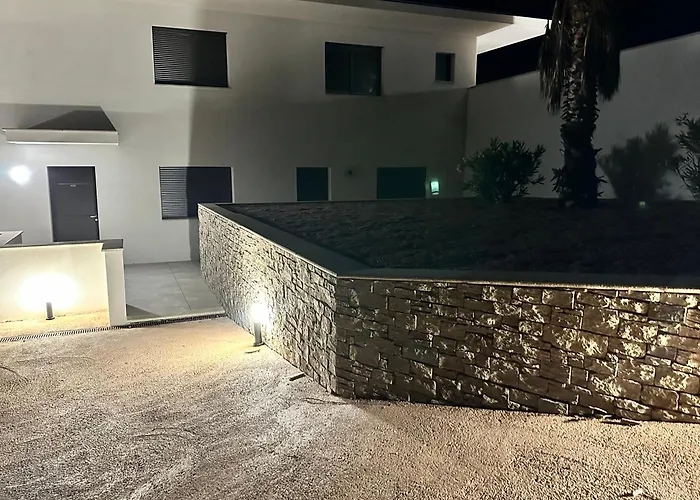 Du Chateau D'eau 波尔蒂乔